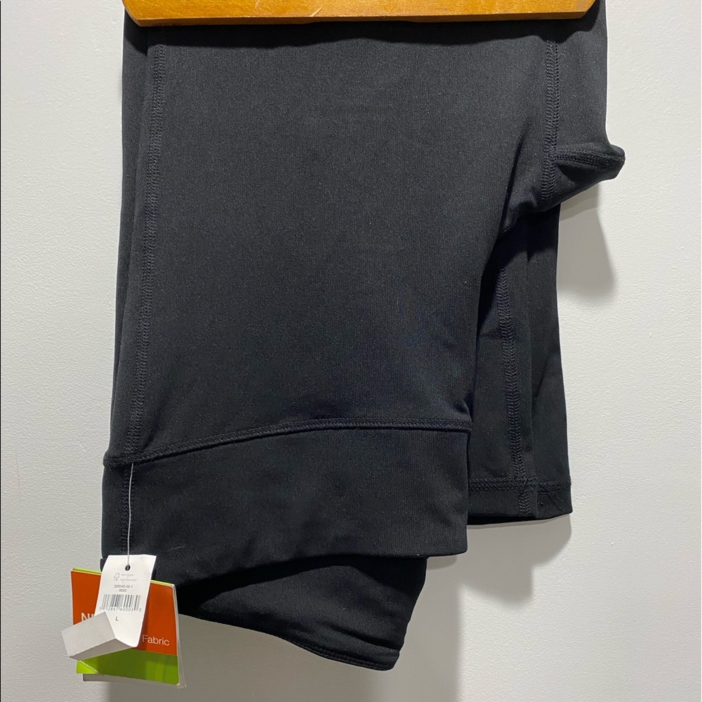 NWT Gap Body Bootcut Capri black leggings size large